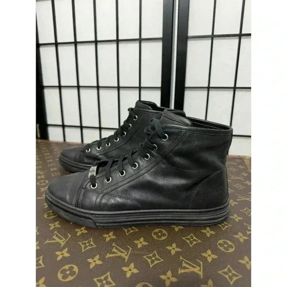 Gucci Logo Black Leather High Tops - Picture 1 of 10